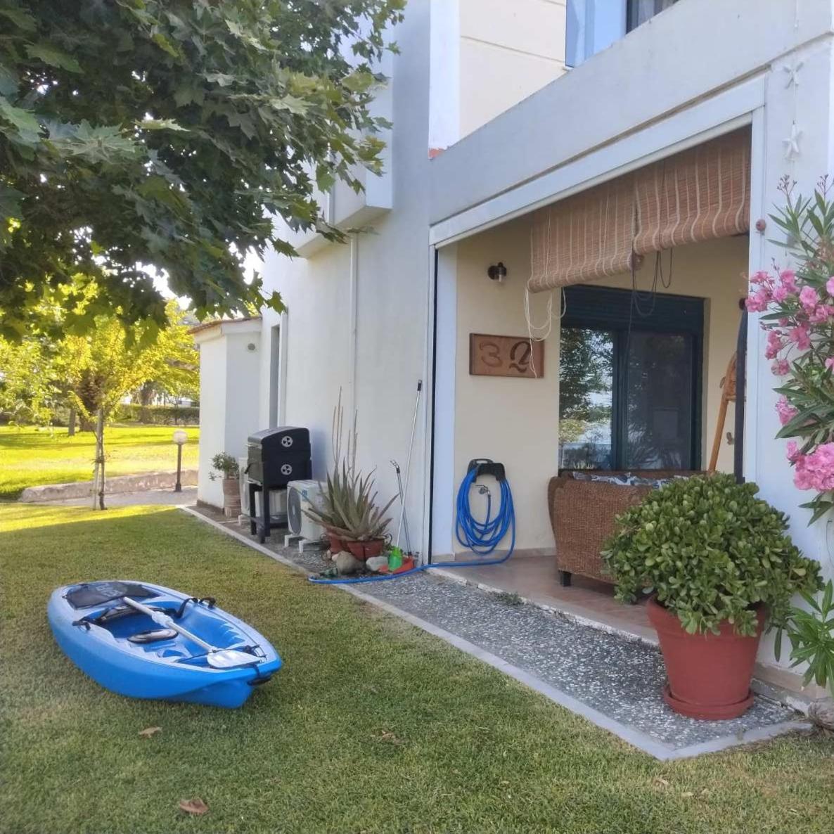 Villa 3Ω Неа Скиони Екстериор снимка