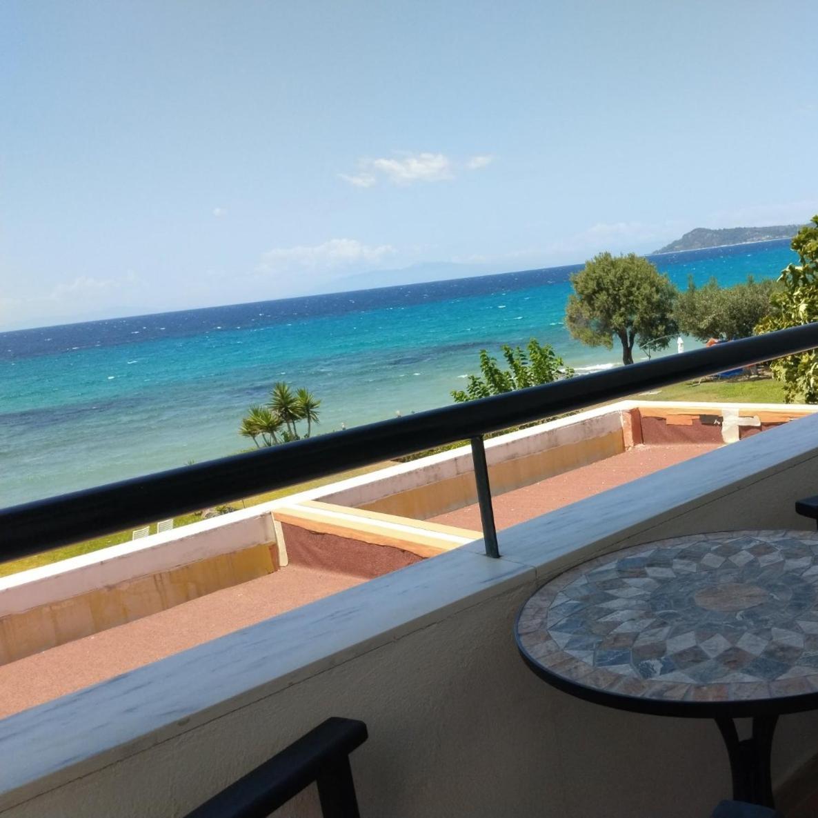 Villa 3Ω Неа Скиони Екстериор снимка